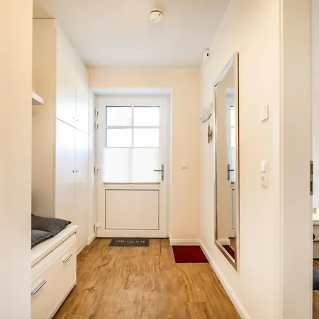 Haus Springflut 1 Apartment Busum