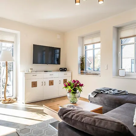 Haus Springflut 1 Apartment Busum